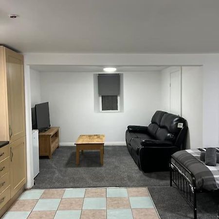 Studio Flat Twin - Town Centre Merthyr Tydfil Εξωτερικό φωτογραφία