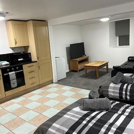 Studio Flat Twin - Town Centre Merthyr Tydfil Εξωτερικό φωτογραφία
