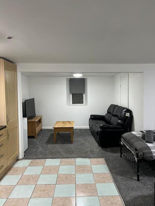 Studio Flat Twin - Town Centre Merthyr Tydfil Εξωτερικό φωτογραφία