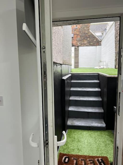 Studio Flat Twin - Town Centre Merthyr Tydfil Εξωτερικό φωτογραφία