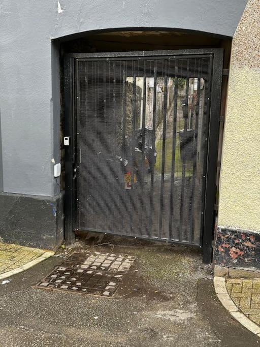 Studio Flat Twin - Town Centre Merthyr Tydfil Εξωτερικό φωτογραφία