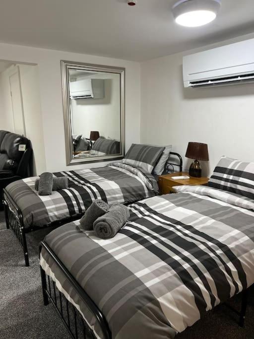 Studio Flat Twin - Town Centre Merthyr Tydfil Εξωτερικό φωτογραφία